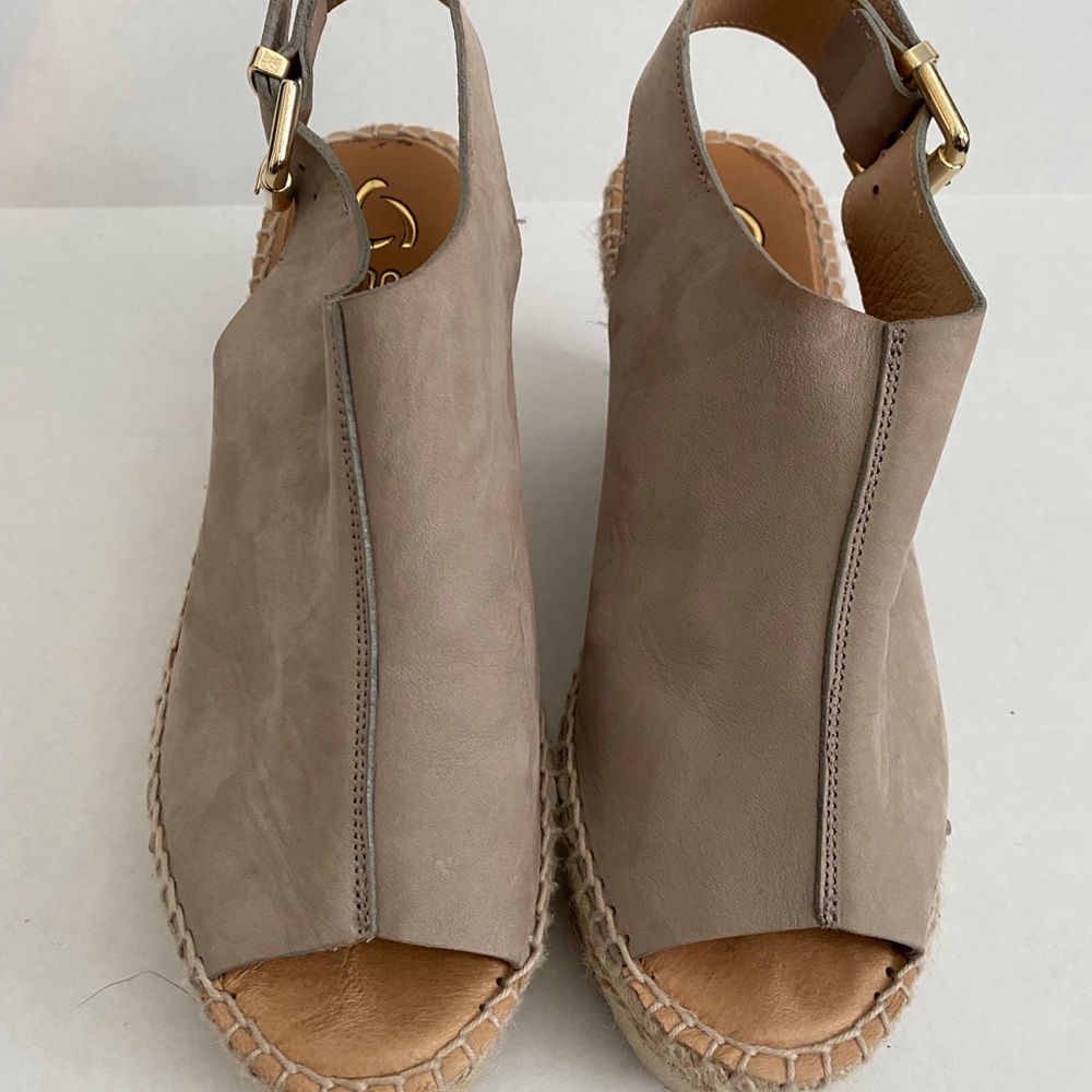 KANNA WEDGE SANDALS SIZE 6/36